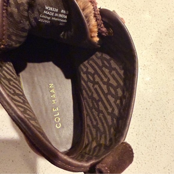 Cole Haan Suede Faux Fur Lace Up Ankle Chukka Boot Dark Brown Gum Sole Sz 8.5 - Picture 7 of 7